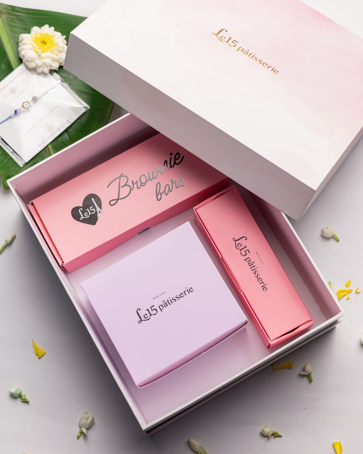 Kid's Favourite Gift Box (Eggless)
